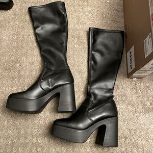 STEVE MADDEN PHOENIX KNEE HIGH PLATFORM BOOTS